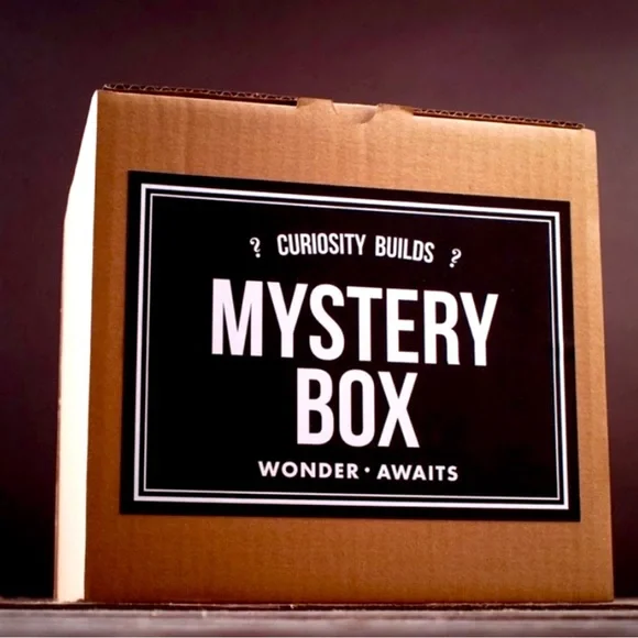 MID LUXE MYSTERIOUS MYSTERY BOXES 📦 - Picture 1 of 3